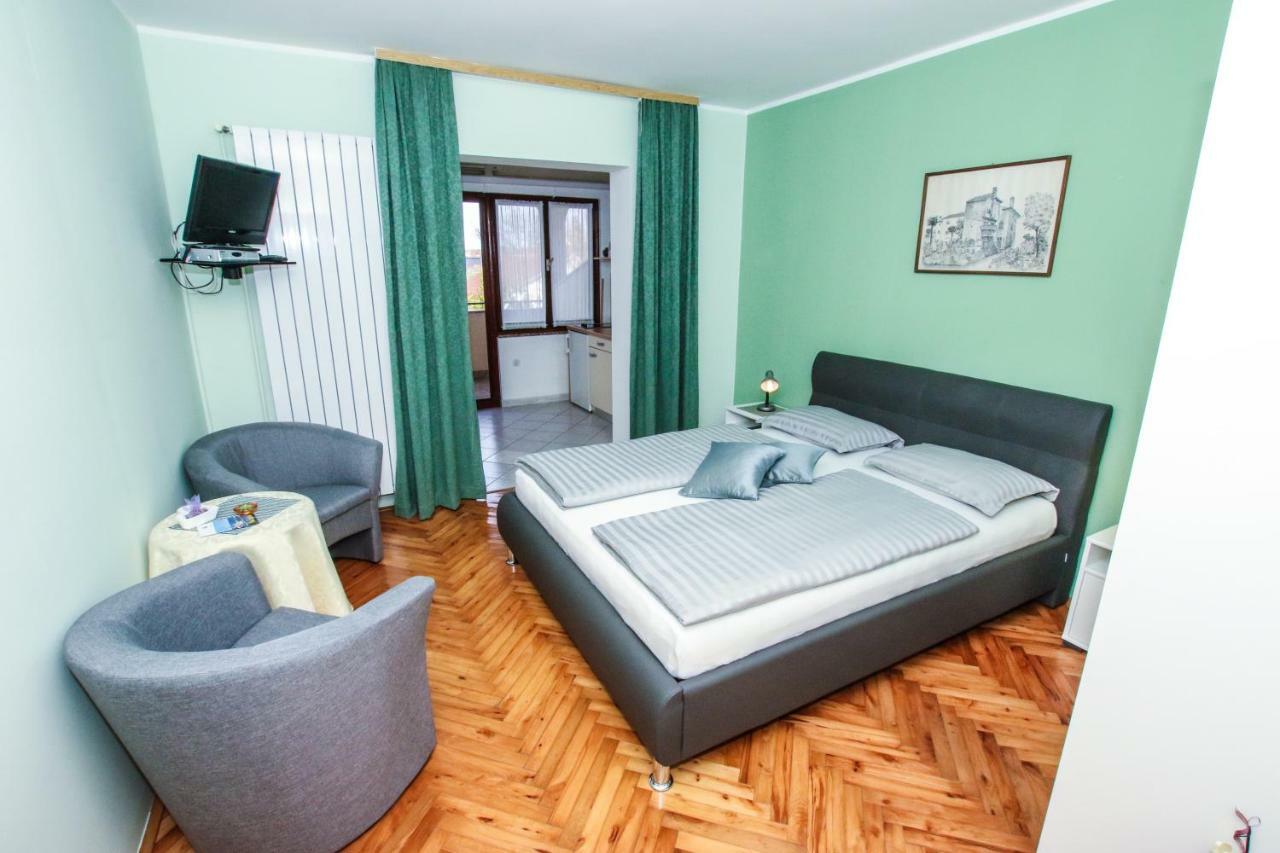 Apartments Ritosa Porec Exterior photo