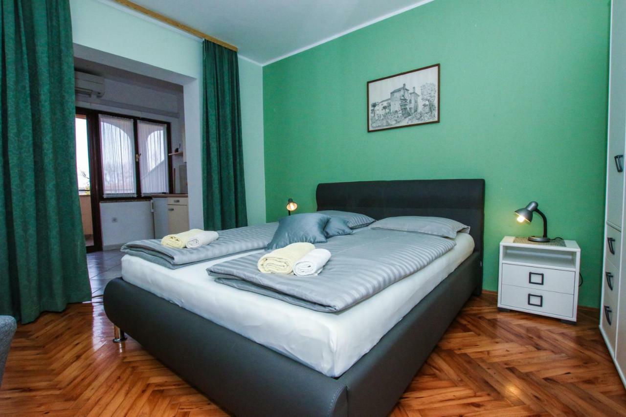 Apartments Ritosa Porec Exterior photo